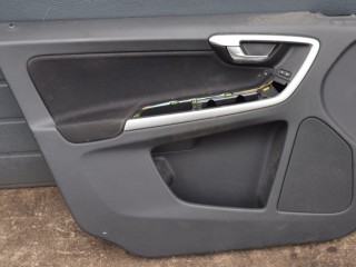 обшивка двери передняя левая Volvo XC60 1 поколение 2010, 2.4 л., D5, D 5244 T14, дизель, МКПП, белый, передний привод