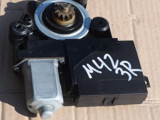 моторчик стеклоподъемника задний правый Volvo V50 1 поколение [рестайлинг] 2009, 1.6 л., дизель, МКПП, универсал, передний привод, 31264190AA