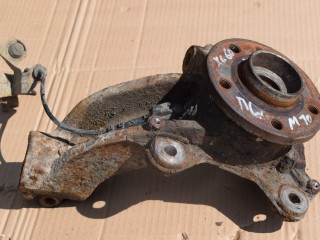 ступица передняя левая Volvo XC60 1 поколение 2010, 2.4 л., D5, D 5244 T14, дизель, МКПП, белый, передний привод