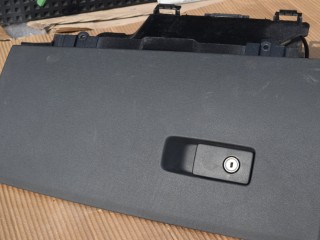 бардачок Volvo XC70 2 поколение 2011, 2.4 л., D5, D 5244 T10, дизель, АКПП, универсал, полный подключаемый привод, 30676278