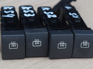 кнопка обогрева заднего стекла Kia Sorento 1 поколение [рестайлинг] 2008, 2.5 л., CRDi, D4CB, дизель, МКПП, внедорожник 5 дв., правый руль, 864W03000