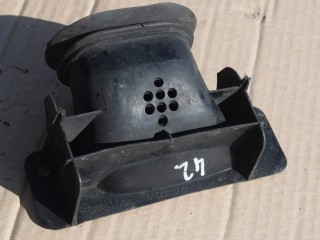 воздухозаборник Volvo V50 1 поколение [рестайлинг] 2009, 1.6 л., дизель, МКПП, универсал, передний привод, 7M519E635FB