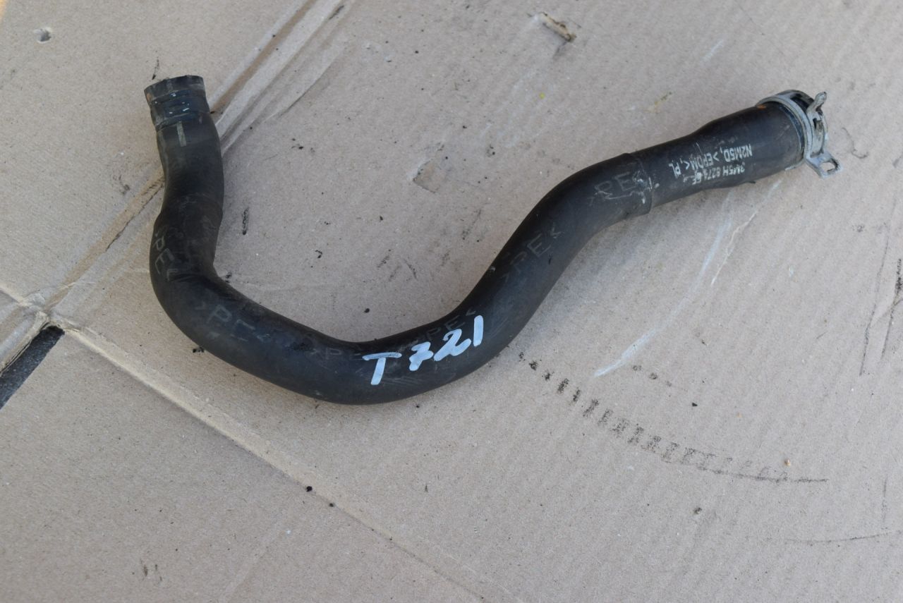 патрубок расширительного бачка Volvo S40 2 поколение 2005, 2.4 л., i, B 5244 S5, бензин, АКПП, передний привод, 3M5H8274EF - фото №1