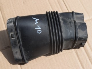 воздухозаборник Volvo XC60 1 поколение 2010, 2.4 л., D5, D 5244 T14, дизель, МКПП, белый, передний привод, 30792195