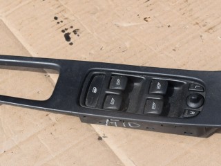 блок управления стеклоподъемниками Volvo XC60 1 поколение 2010, 2.4 л., D5, D 5244 T14, дизель, МКПП, белый, передний привод, 31272008