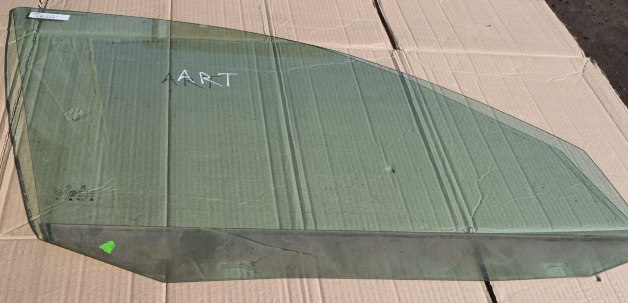 стекло двери передней правой Volkswagen Golf 4 поколение 1999, 1.9 л., AGR, дизель, МКПП, хетчбэк 5 дв. - фото №1