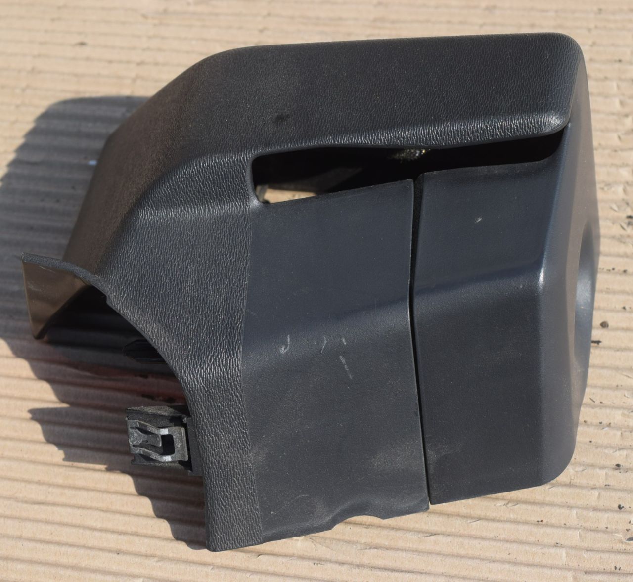 направляющая ремня безопасности Volvo XC70 2 поколение 2011, 2.4 л., D5, D 5244 T10, дизель, АКПП, универсал, полный подключаемый привод - фото №1