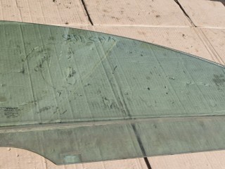 стекло двери передней правой Volvo V50 1 поколение [рестайлинг] 2009, 1.6 л., дизель, МКПП, универсал, передний привод