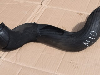 патрубок интеркулера Volvo XC60 1 поколение 2010, 2.4 л., D5, D 5244 T14, дизель, МКПП, белый, передний привод, 30741795