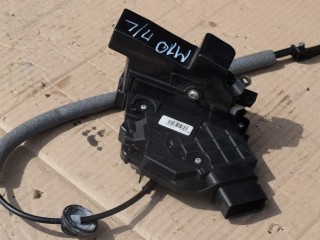 замок двери передней левой Volvo XC60 1 поколение 2010, 2.4 л., D5, D 5244 T14, дизель, МКПП, белый, передний привод, 30799308