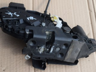 замок двери передней правой Volvo XC70 2 поколение 2011, 2.4 л., D5, D 5244 T10, дизель, АКПП, универсал, полный подключаемый привод, 31253678