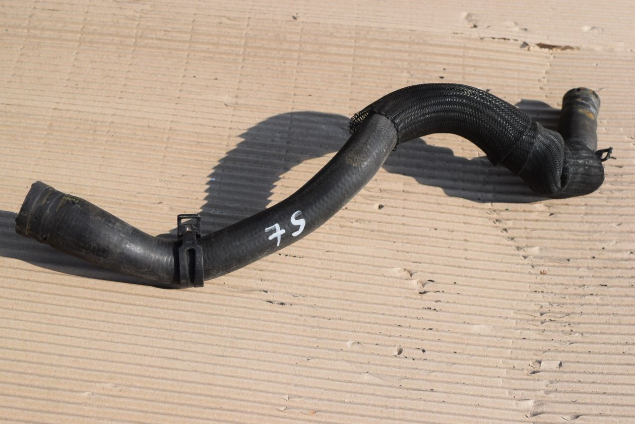 патрубок (трубопровод, шланг) Volvo XC70 2 поколение 2011, 2.4 л., D5, D 5244 T10, дизель, АКПП, универсал, полный подключаемый привод - фото №1