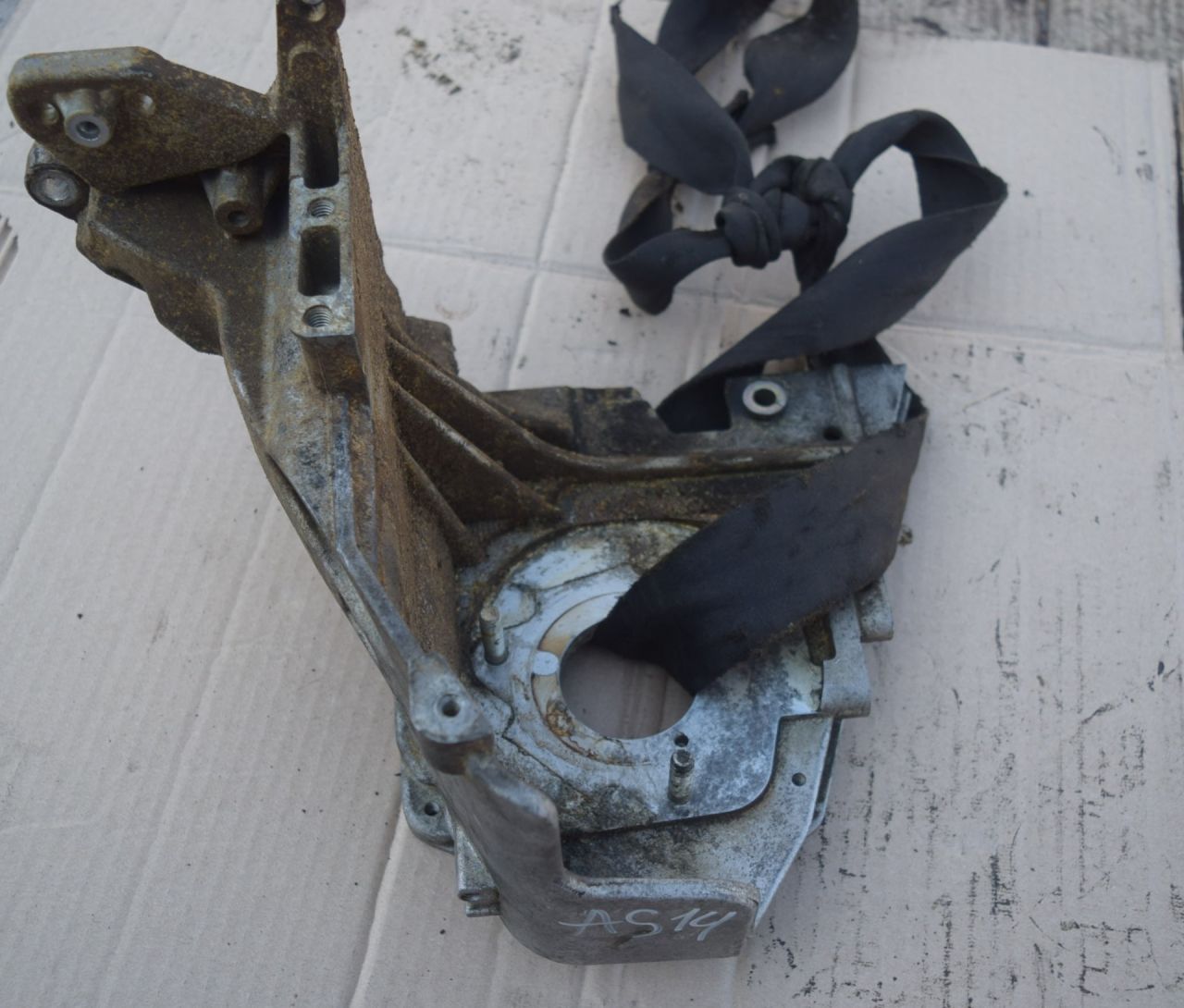 кронштейн ТНВД Alfa Romeo 156 1 поколение 2002, 1.9 л., дизель, универсал, 55182765 - фото №1