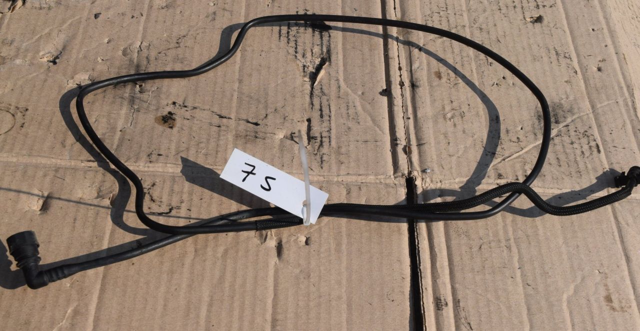 трубка охлаждающей жидкости Volvo XC70 2 поколение 2011, 2.4 л., D5, D 5244 T10, дизель, АКПП, универсал, полный подключаемый привод, 8G918K012CE - фото №1