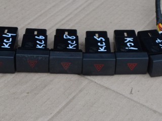 кнопка аварийной сигнализации Kia Sorento 1 поколение [рестайлинг] 2007, 2.5 л., D4CB, дизель, АКПП, внедорожник 5 дв.