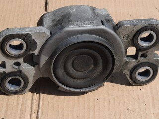 подушка крепления двигателя Volvo XC60 1 поколение 2010, 2.4 л., D5, D 5244 T14, дизель, МКПП, белый, передний привод, 8G9N7M121BA