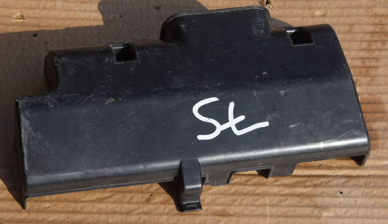 крышка блока предохранителей Volvo XC70 2 поколение 2011, 2.4 л., D5, D 5244 T10, дизель, АКПП, универсал, полный подключаемый привод, 31314894 - фото №1