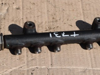 топливная рампа Volvo V40 2 поколение 2013, 1.6 л., D 4162 T, дизель, МКПП, передний привод, 9685297580