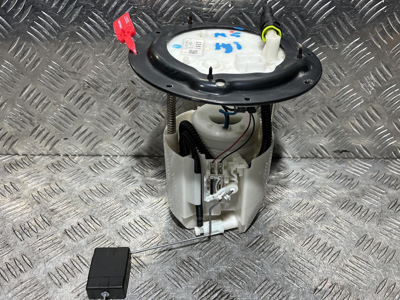 насос топливный Mazda 5 CW 2015, 2.0 л., PE-VPH, бензин, АКПП, минивэн, C597, 061-4, 17A5D111 - фото №1