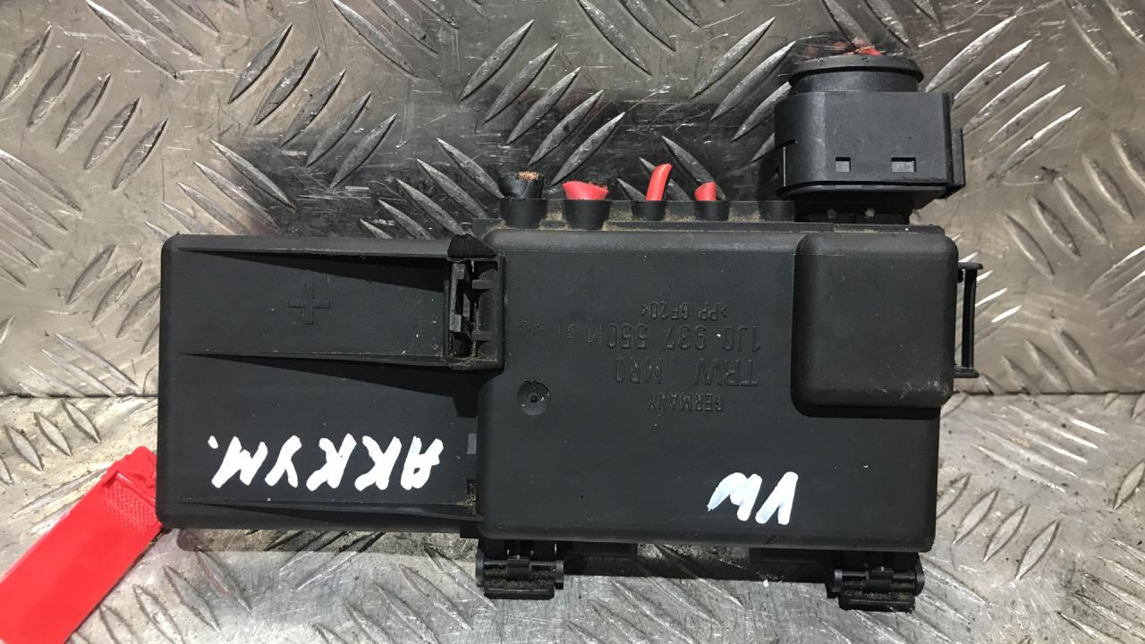 блок управления аккумулятором Volkswagen Golf 4 поколение 2000, 1.6 л., бензин, МКПП, 1J0937550M - фото №1