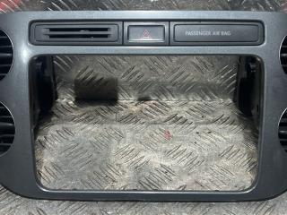 дефлектор обдува салона Volkswagen Tiguan 1 поколение [рестайлинг] 2012, 2.0 л., CCZA, бензин, АКПП, внедорожник 5 дв., 5N0858071E, 5N0858069J