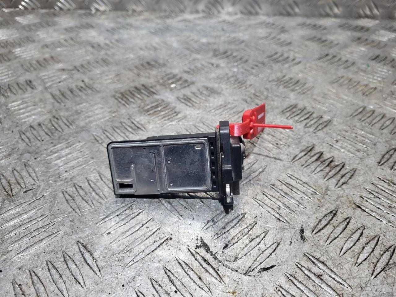 расходомер воздуха Toyota Land Cruiser 11 поколение J200 2011, 4.5 л., дизель, АКПП, внедорожник 5 дв., 2220451010 - фото №1