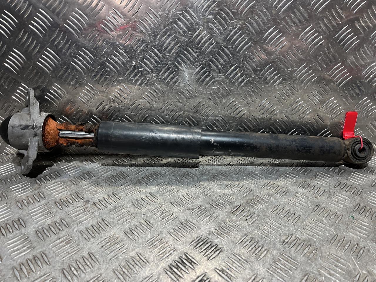 амортизатор задний Volkswagen Sharan 2 поколение 2011, 2.0 л., CCZA, бензин, АКПП, минивэн, 7N0513049 - фото №1