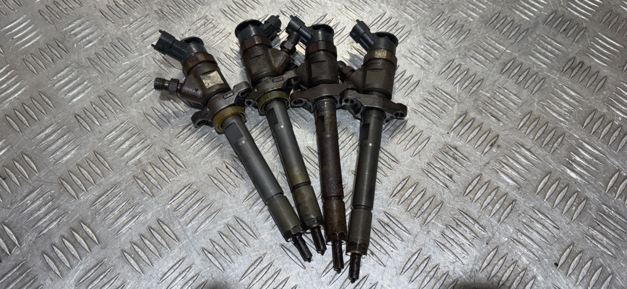 форсунка Citroen C4 1 поколение 2008, 1.6 л., HDi, дизель, 5МКПП, внедорожник 5 дв., 0445110311 - фото №1