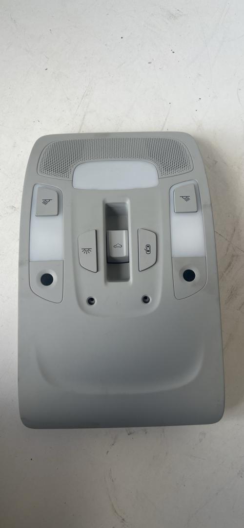 фонарь салона (плафон) Audi A6 4G/C7 2013, 2.8 л., CHVA, бензин, АКПП, седан, 4G0947135D - фото №1