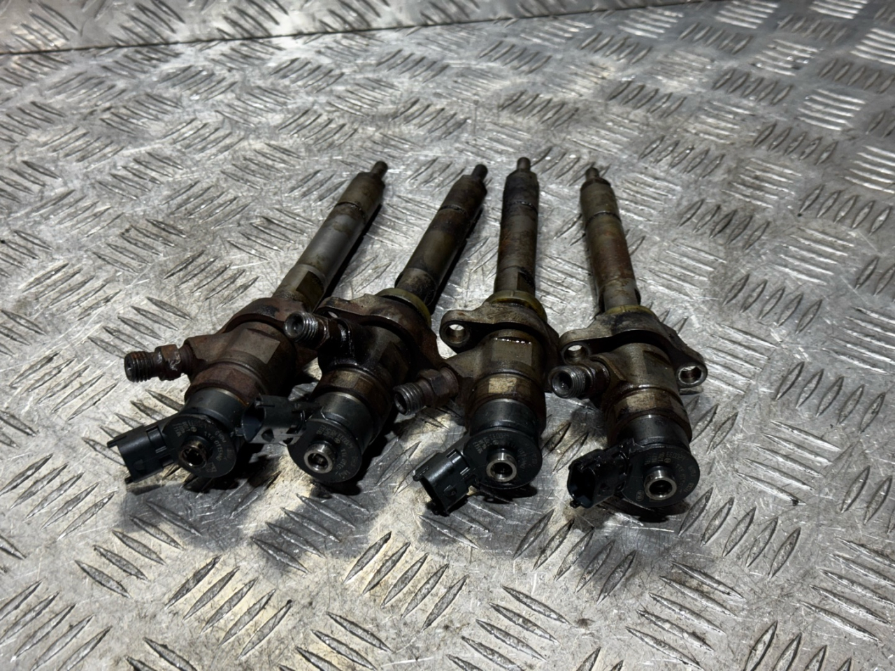 форсунка Peugeot 308 T7 2008, 1.6 л., 9HY (DV6TED4), дизель, 5МКПП, хетчбэк 5 дв., 0445110311 - фото №1