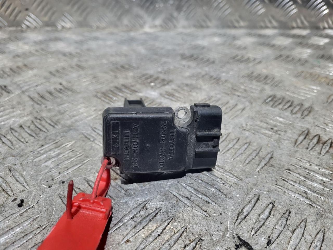 расходомер воздуха Toyota Corolla Verso 1 поколение 2001, 2.0 л., 1CD-FTV, дизель, 5МКПП, минивэн, 22204-27010 - фото №1