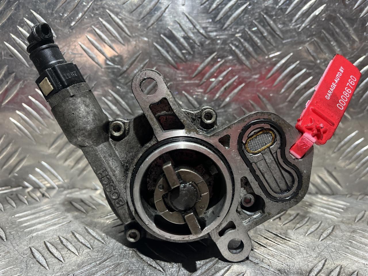 насос вакуумный Citroen C5 1 поколение 2002, 2.0 л., HDi, дизель, МКПП, универсал - фото №1