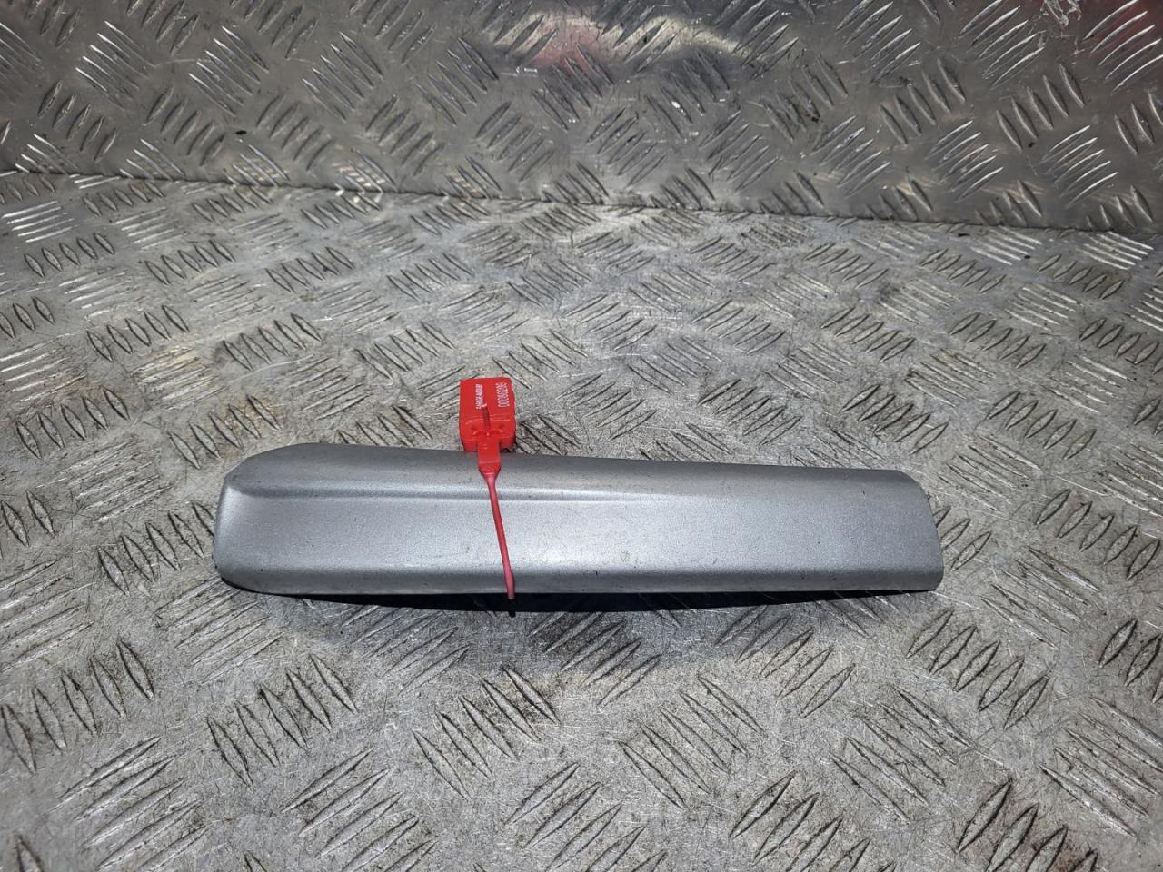 крышка (заглушка) рейлинга Renault Laguna 2 поколение 2003, 1.9 л., дизель, МКПП, универсал, 8200020498 - фото №1