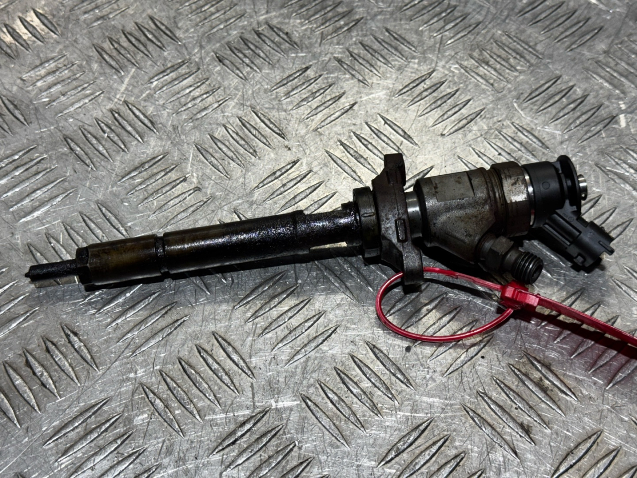форсунка Citroen C4 1 поколение 2008, 1.6 л., HDi, дизель, 5МКПП, внедорожник 5 дв., 0445110311 - фото №1