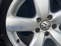 диск литой Volkswagen Tiguan 1 поколение [рестайлинг] 2013, 1.4 л., CTHA, бензин, АКПП, внедорожник 5 дв., 5N0601025AE - фото №15