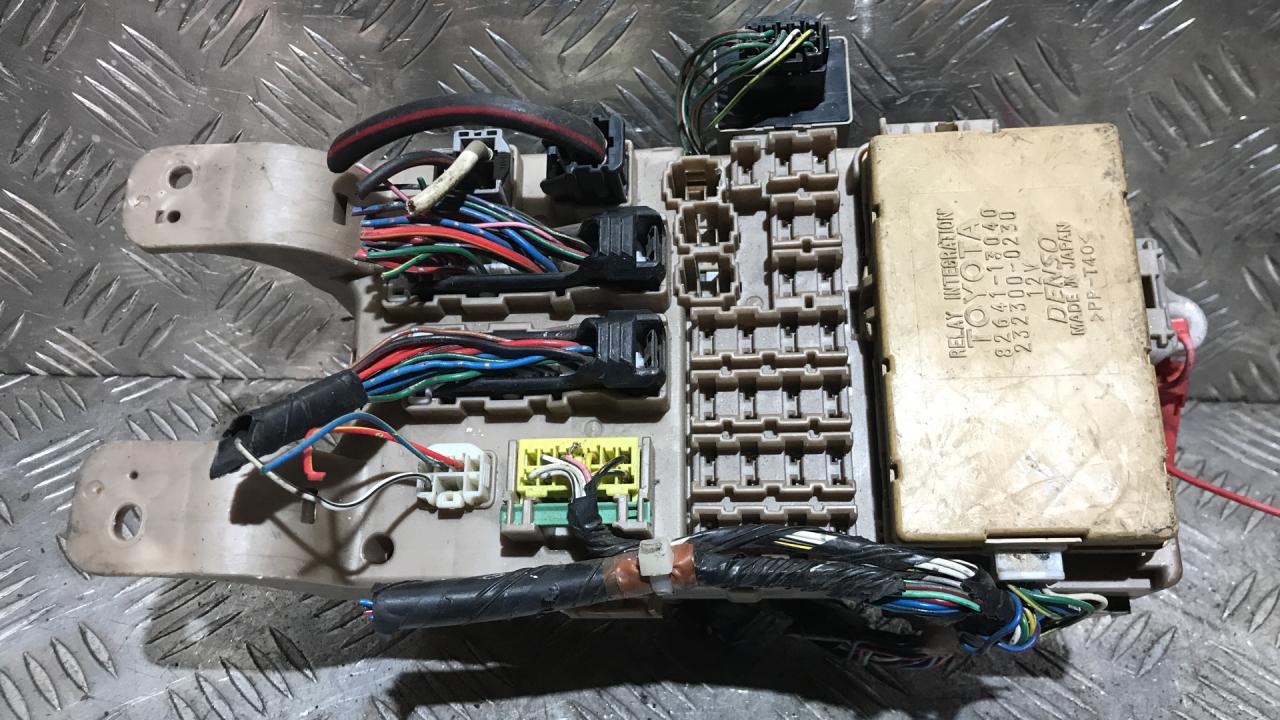 блок предохранителей Toyota Corolla Verso 1 поколение 2001, 2.0 л., 1CD-FTV, дизель, 5МКПП, минивэн, 82641-13040, 232300-0230 - фото №1