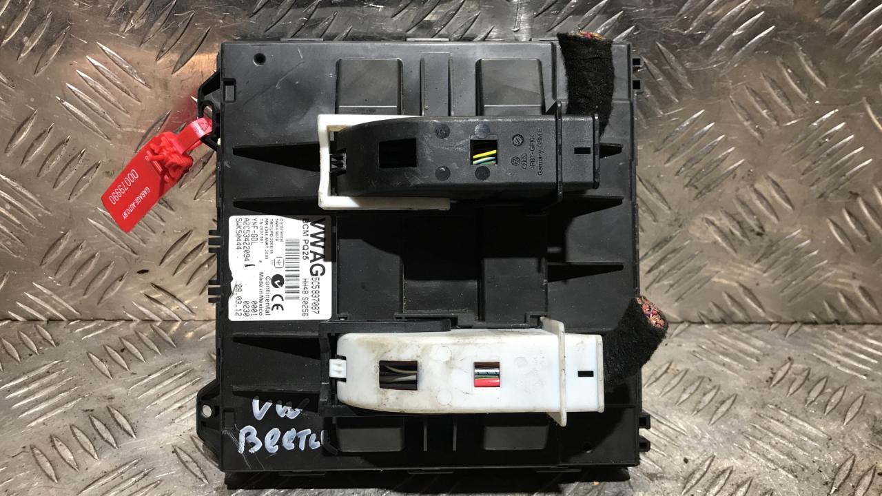 Блок управления BCM (Body Control Module) Volkswagen Beetle 3 поколение 2012, 1.4 л., CAVA, бензин, 6МКПП, хетчбэк 3 дв., BCMPQ25, 5C5937087, A2C53422094, 5WK50444 - фото №1