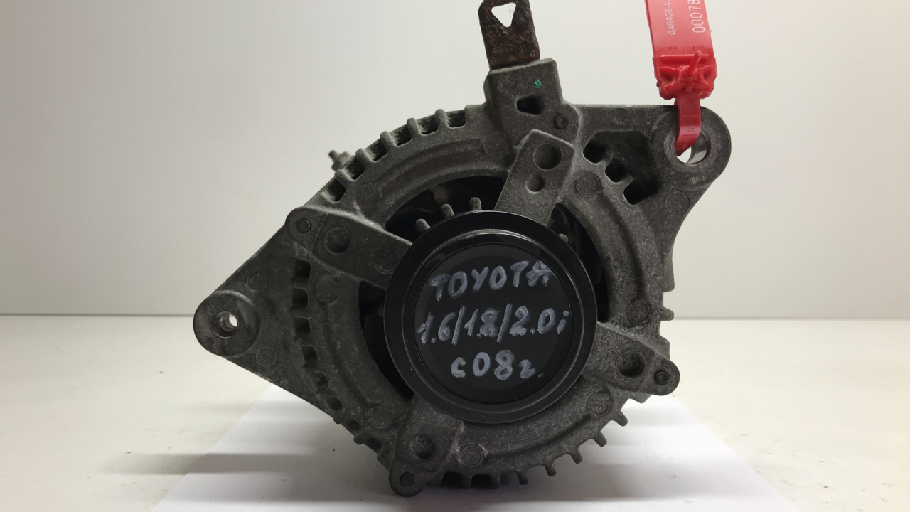 генератор Toyota Avensis 3 поколение (T270) 2010, 1.8 л., бензин, 27060-0T051, 104210-2181, 27060-0T080, 27060-0T091 - фото №1