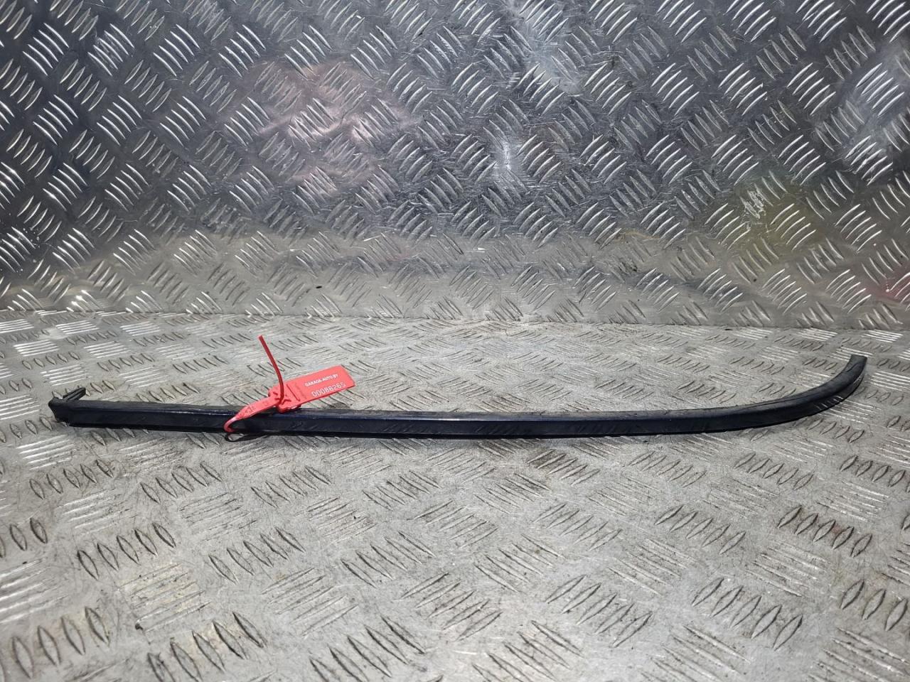 ресничка (ус) левой фары BMW 5 серия E39 2000, 2.0 л., бензин, МКПП, седан, 51138159305 - фото №1