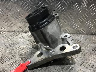 корпус масляного фильтра Toyota Prius 3 поколение [рестайлинг] 2013, 1.8 л., 2ZR-FAE, бензин, вариатор, хетчбэк 5 дв.