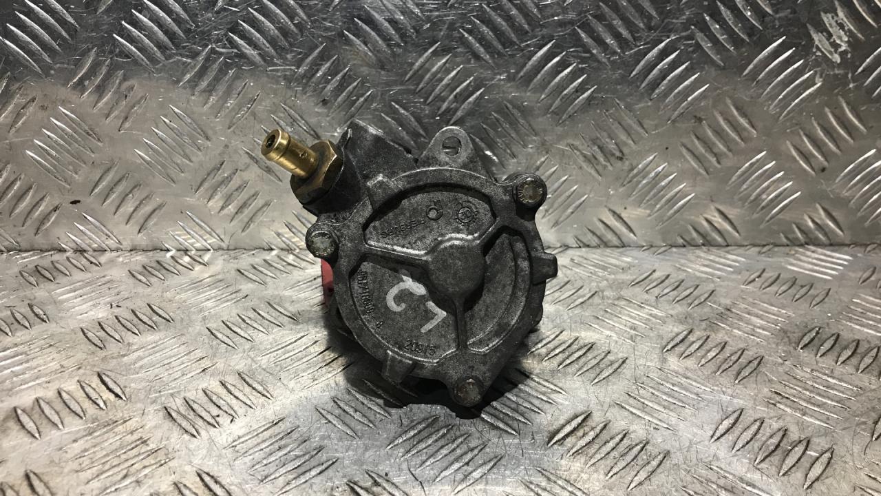 насос вакуумный Alfa Romeo 156 1 поколение 2002, 2.4 л., дизель, МКПП, седан, 76771105, 96111056, 96110999-8 - фото №1