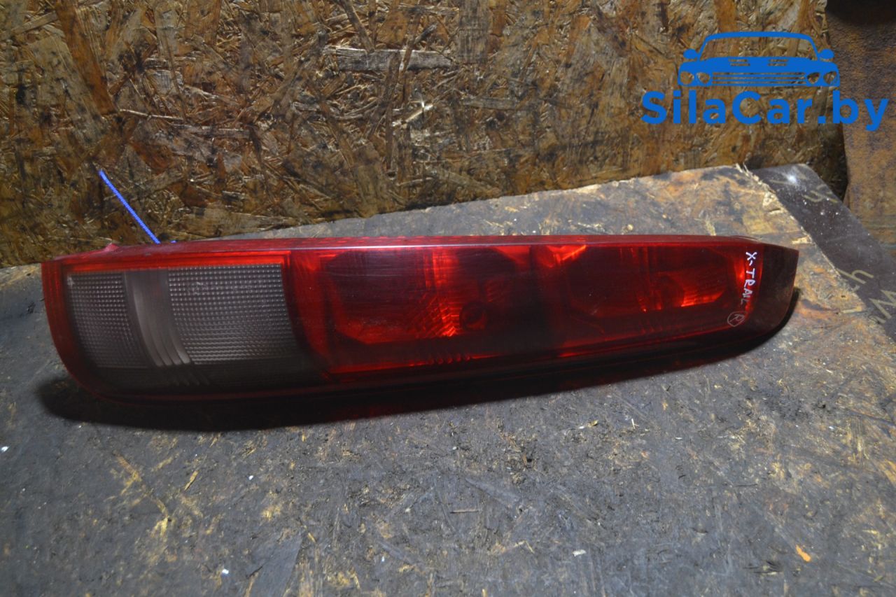 фонарь задний правый Nissan X-Trail T30 (2000 - 2004), 2.2 л., YD22DDTi, дизель - фото №1