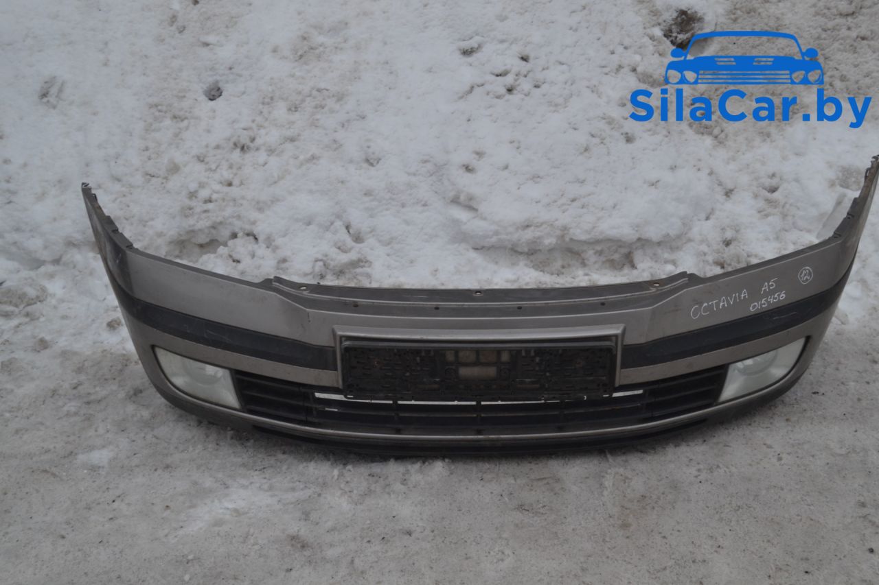 бампер передний Skoda Octavia 2 поколение (A5) 2005 - фото №1