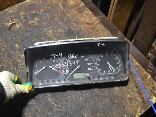 щиток приборов (приборная панель) Volkswagen Transporter T4 1995, 7D0919850H