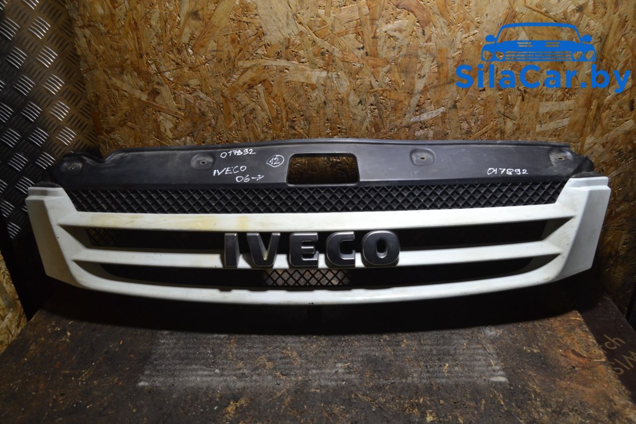 решетка радиатора IVECO Daily 4 поколение 2008, 3802801 - фото №1