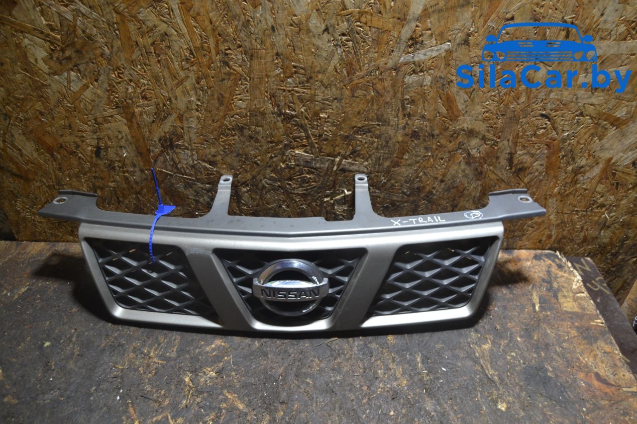 решетка радиатора Nissan X-Trail T30 2004, 2.2 л., дизель - фото №1