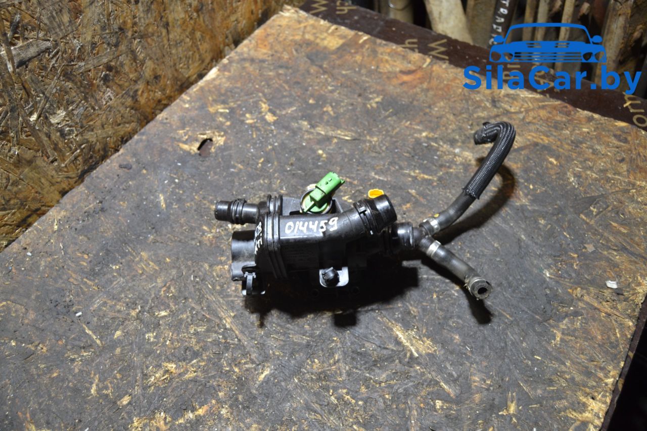 корпус термостата Peugeot 308 3 поколение 2021, 1.2 л., бензин, 9812131480 - фото №1