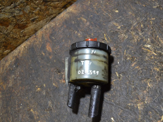 бачок гидроусилителя Volkswagen Transporter T4 (1990 - 2003), 701422373