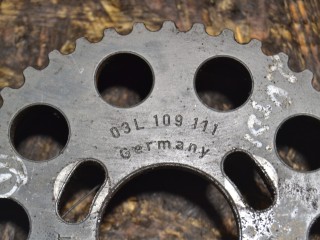 шкив распредвала Audi A4 B6 2004, 2.0 л., дизель, 03L109111
