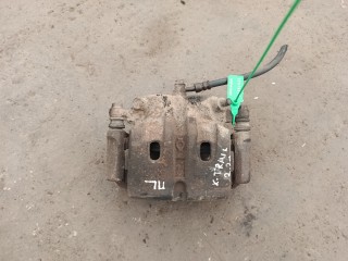 суппорт передний левый Nissan X-Trail T30 [рестайлинг] (2004 - 2007), 2.2 л., дизель